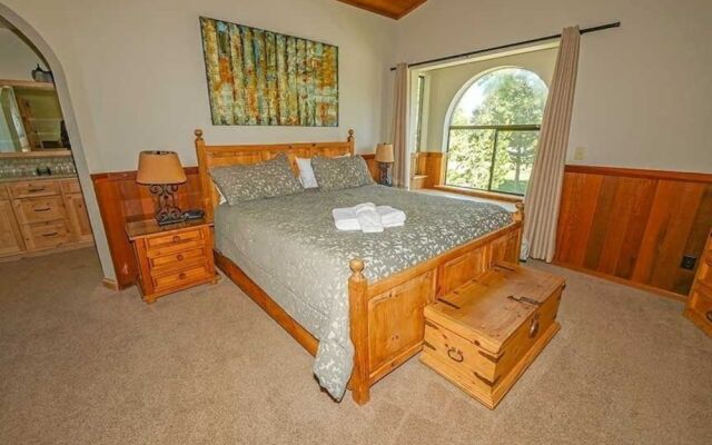 596 Danube Drive 3 Bedroom Home by RedAwning