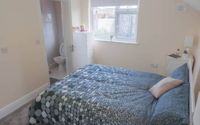 2 Bedroom Apartment Sleeps 3 In The City Centre