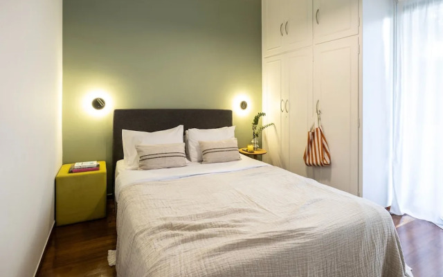 Spacious 3-bedroom Getaway With Balcony in Glyfada
