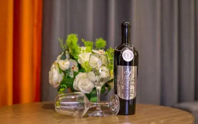 Tai Zhou Xian Ju MaiSon New Century