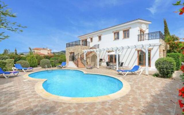 Argaka Beach Villa