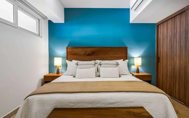 Oceanfront 1BR With Balcony - Sea View Pools