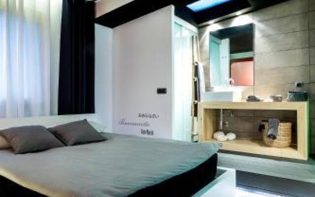 Zrooms Suites