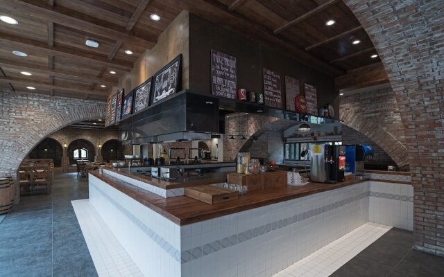 Castle Farmstay Hotel