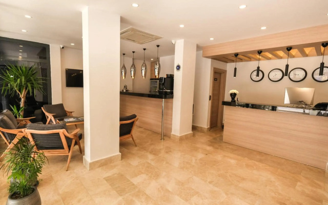 Alesta Seaside Residence
