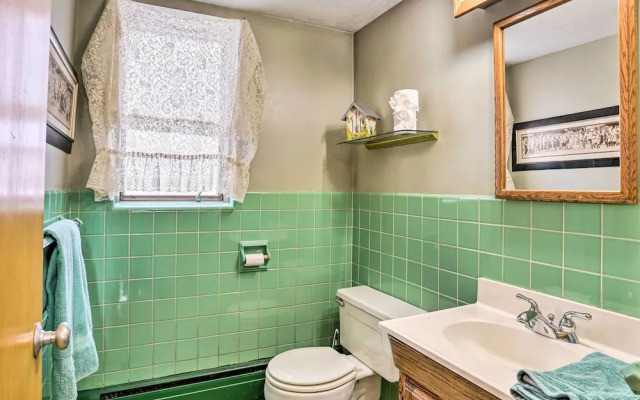 15 Mi to Downtown Minneapolis: Retreat on 5 Acres