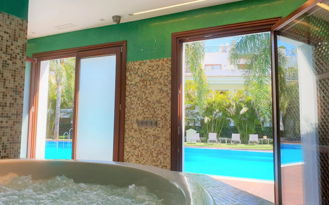 LUXURY APARTMENT FRONTAL BEACH in Doncella Beach