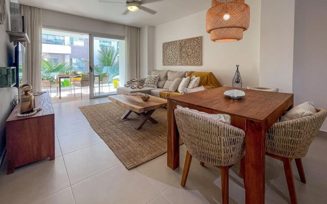 Beautiful Condo Just Steps Away From the Beach