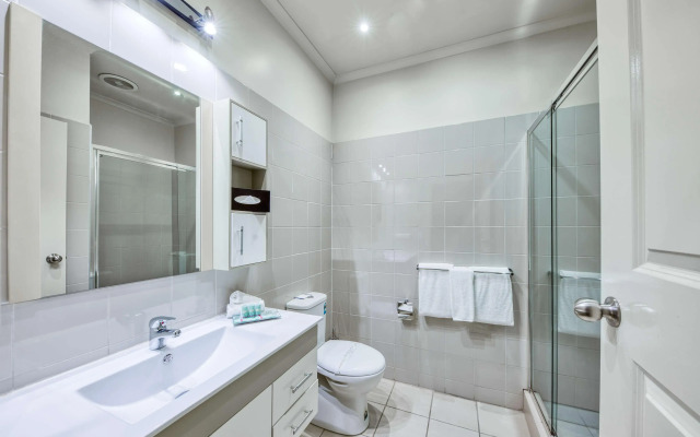 Best Western Airport Motel and Convention Centre