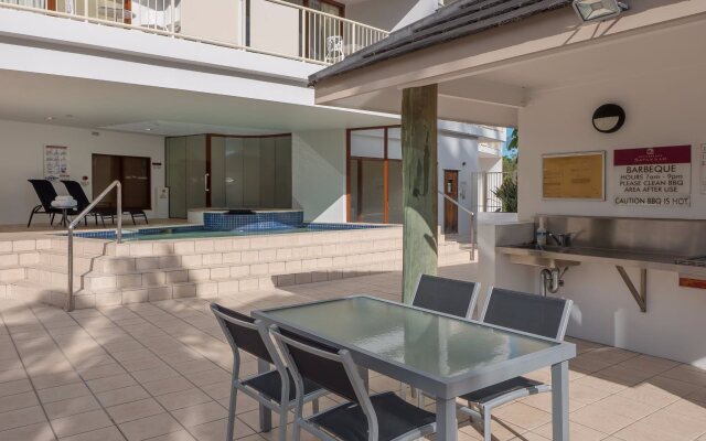 Broadbeach Savannah Hotel & Resort