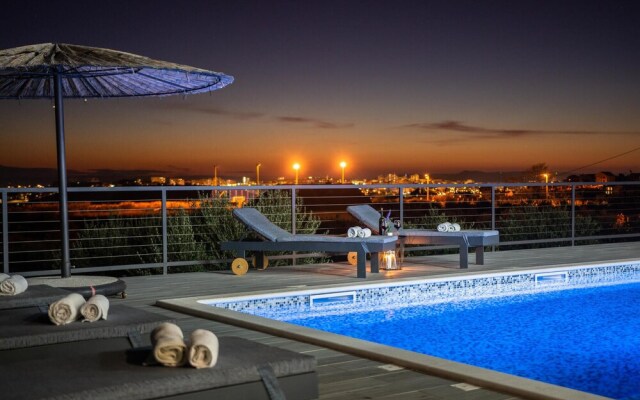 Nice Home in Kucine with WiFi, 4 Bedrooms & Hot Tub