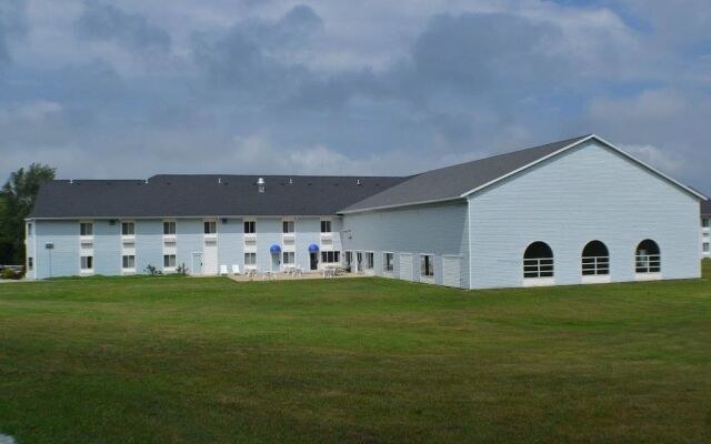 Dunes Express Inn & Suites
