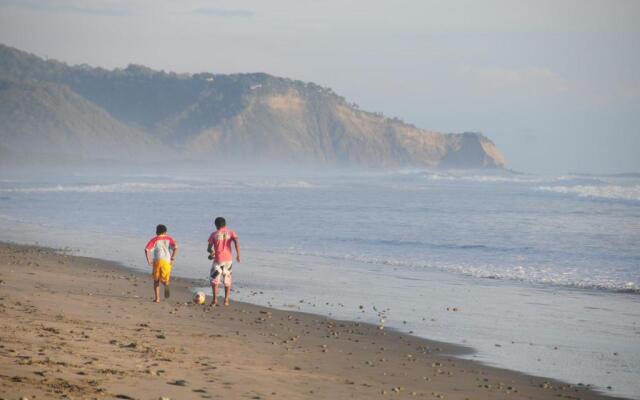 Azuluna Ecolodge