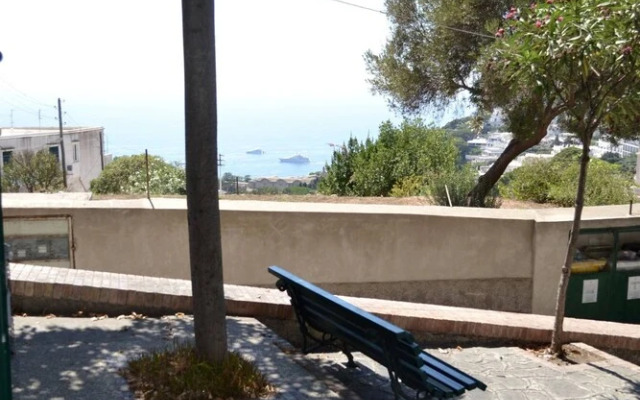 23baci, Capri Center