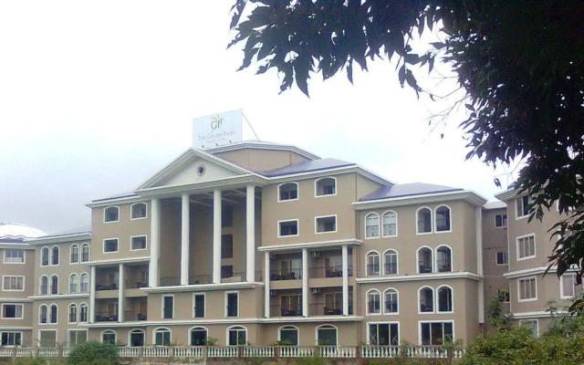 The Golden Suites & Spa