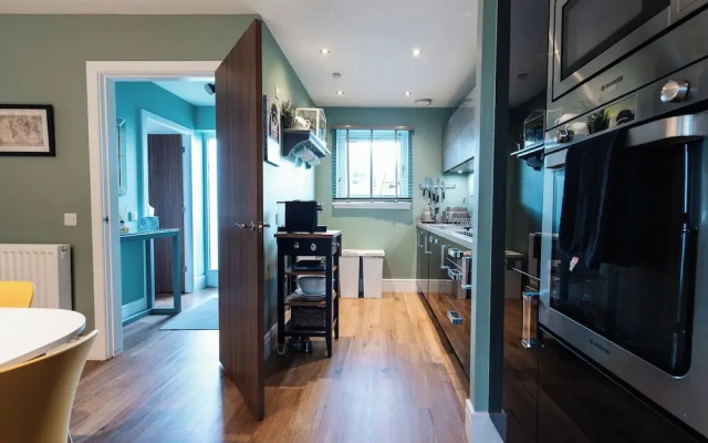 3br-sleeps6-parking-garden-citycentre