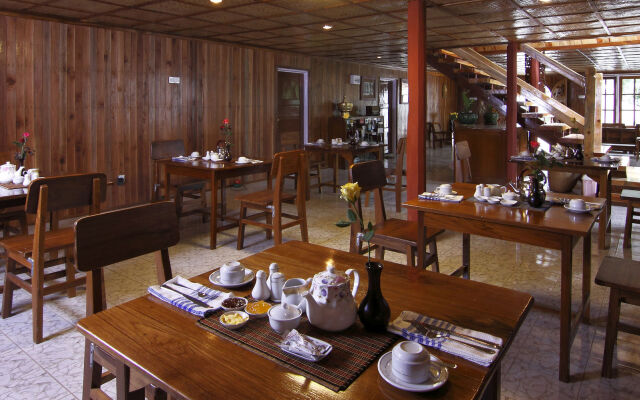 Golden Empress Hotel