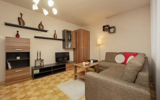 Apartment With Balcony for 2 by Renters