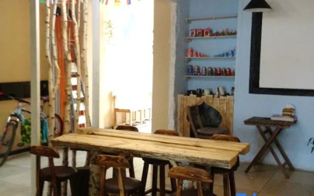 Yilu Xiangdong Youth Hostel