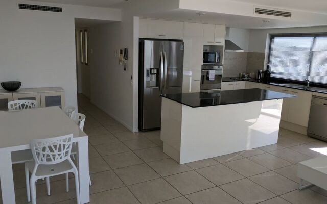 Pier Resort Apartments