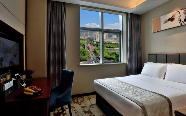 Yiwu Zhonglian Kaixin Hotel