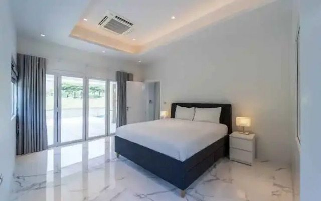 High-End Villa on Golf Course -BMG3