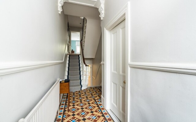 Stylish 3BD Family Home In Shepherd Bush