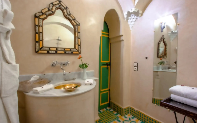 Riad Kaiss by Anika