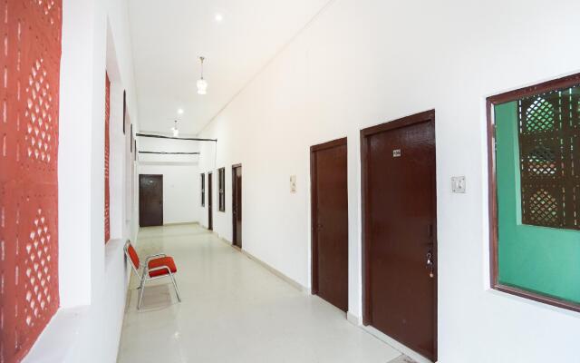 OYO 64665 Ready-x Hotel