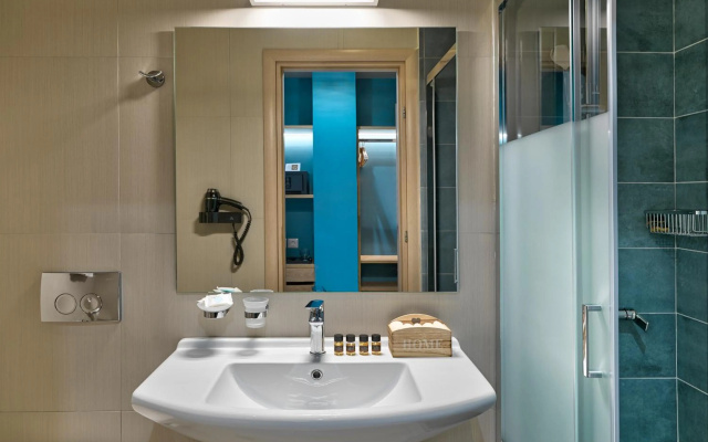 Phidias Piraeus Hotel