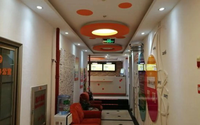 Pod Inn Hotel (Kunming City Center Nanping Pedestrian Street Cuihu Park)