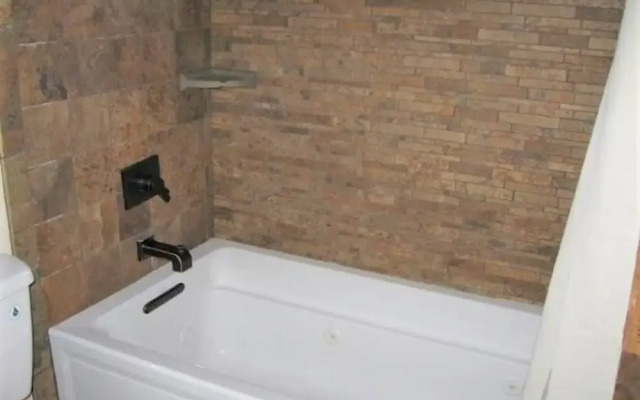 Woodsy 'a' Frame 3 Bedroom Cabin by RedAwning