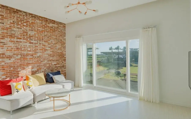Jeju Pureunbada Pet Dokchae Pension