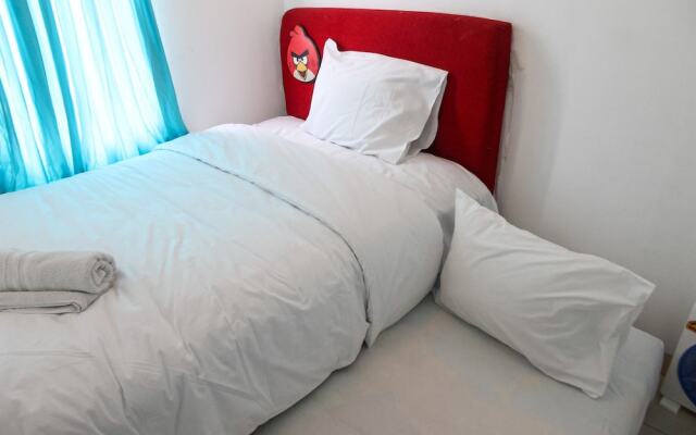 Minimalist 2br Green Bay Apartment