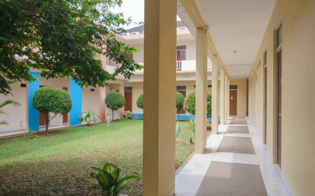 RedDoorz Syariah Plus @ Wisma Bougenville Karawaci