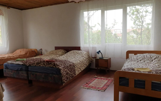 Bajam Rooms & Apartment