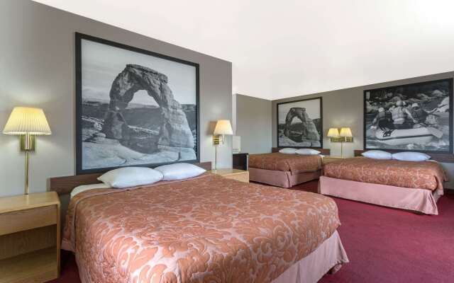 Super 8 by Wyndham Green River