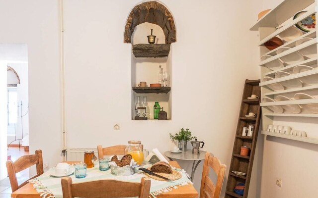 "Harmony" Apt in Stone Tower 1690 • Andros Island