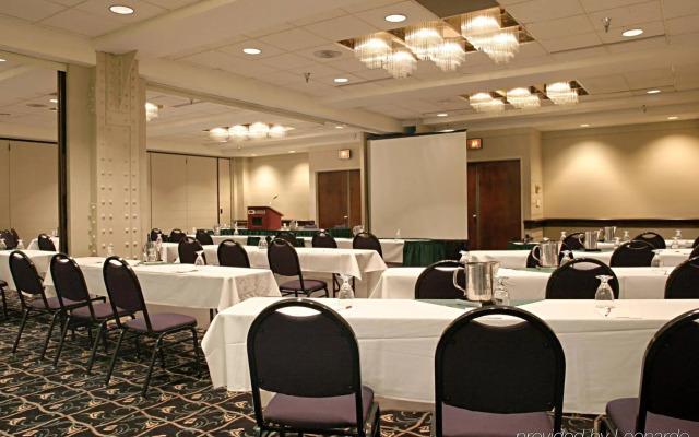 Crowne Plaza Indianapolis-Dwtn-Union Stn by IHG