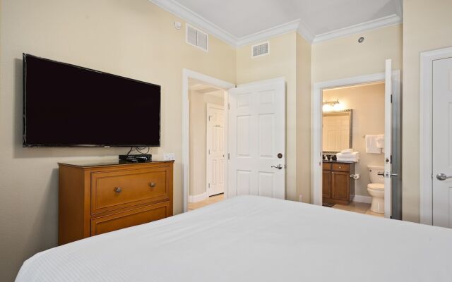 Rvh_326r Centre Court 3 Bedroom Condo