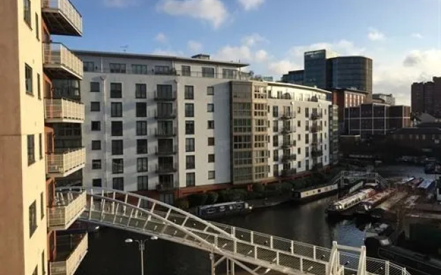 The Glasshouse Apartment