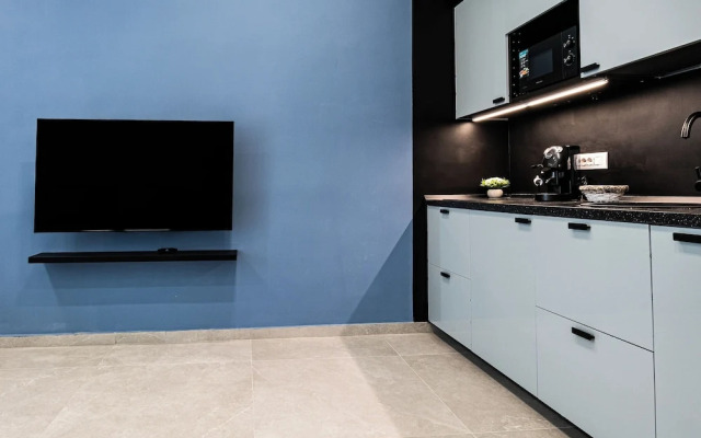 Alyde Apartments