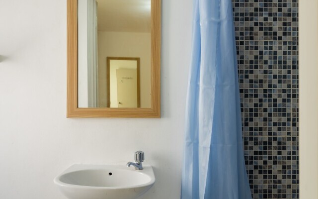 RedDoorz Apartment @ Aeropolis Tangerang