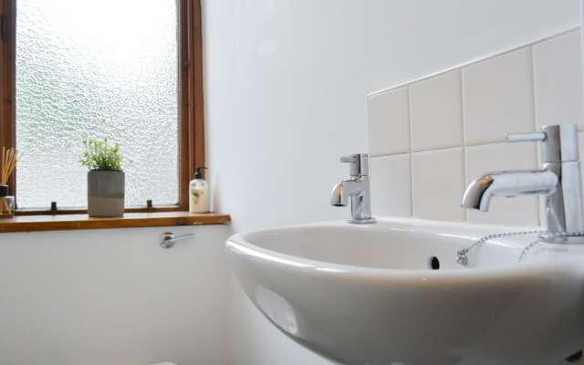 Modern Flat In Central Edinburgh
