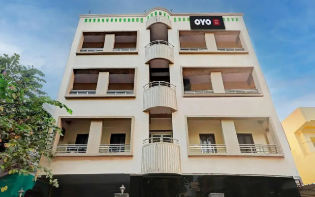 Aarshi Palace by OYO Rooms