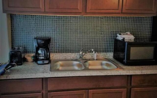 Cheap East Knoxville Basement Studio
