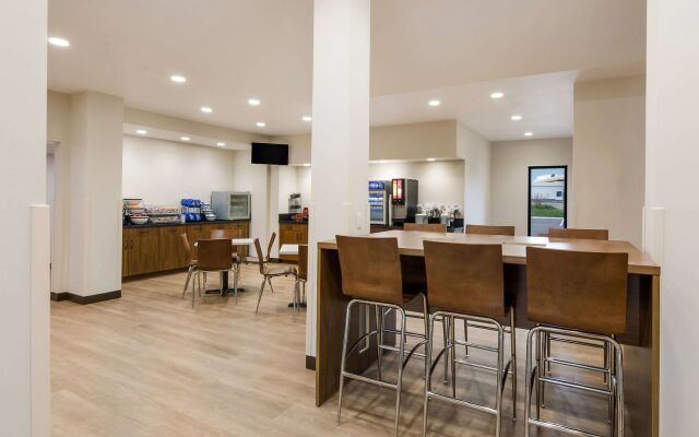 Spark by Hilton Abingdon I-81 near Fairgrounds