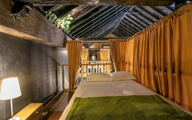 The Clock Hostel And Suites