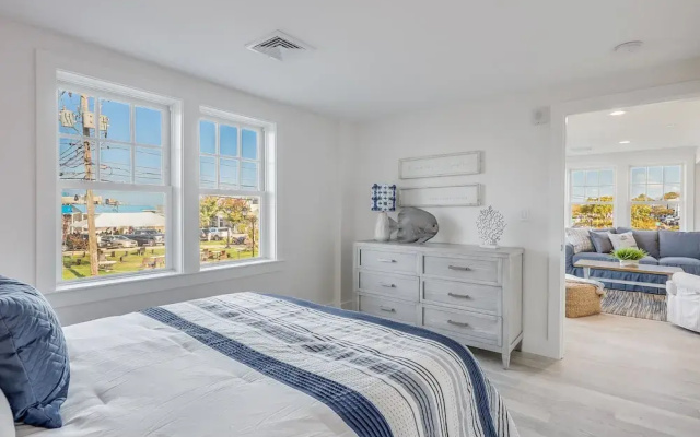 Thomas Sea Suites