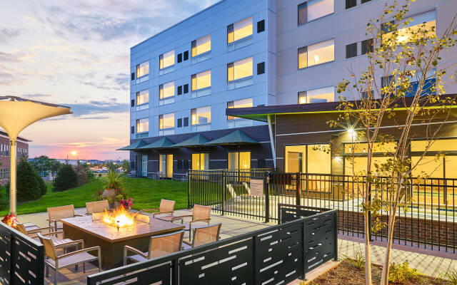 Element West Des Moines